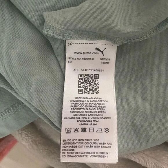 Puma Green and Beige Logo Tee Size Small - Picture 6 of 7